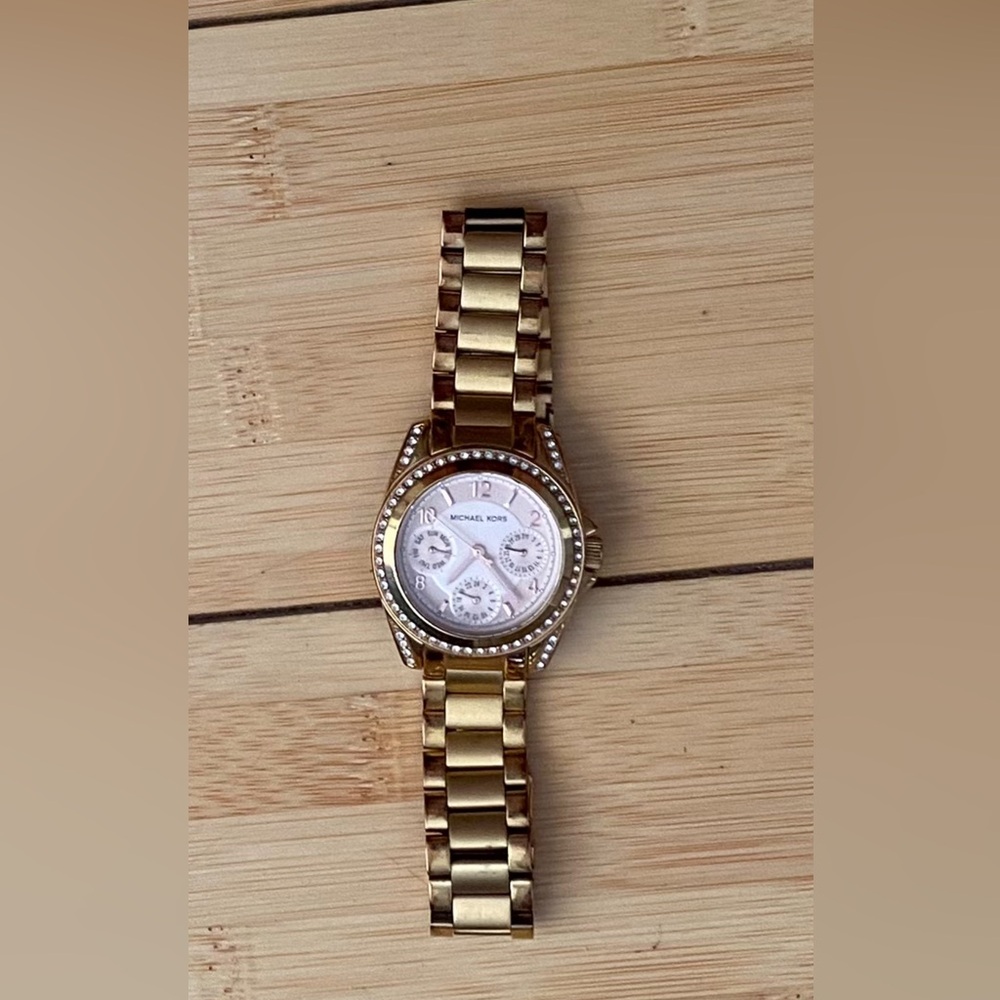 MICHAEL KORS Women's Chronograph Bryant Stainless Steel Bracelet Watch - Picture 3 of 8
